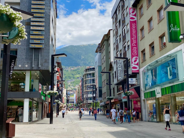 アンドラってどんな国?アンドラへ日帰り旅行に行ってきました