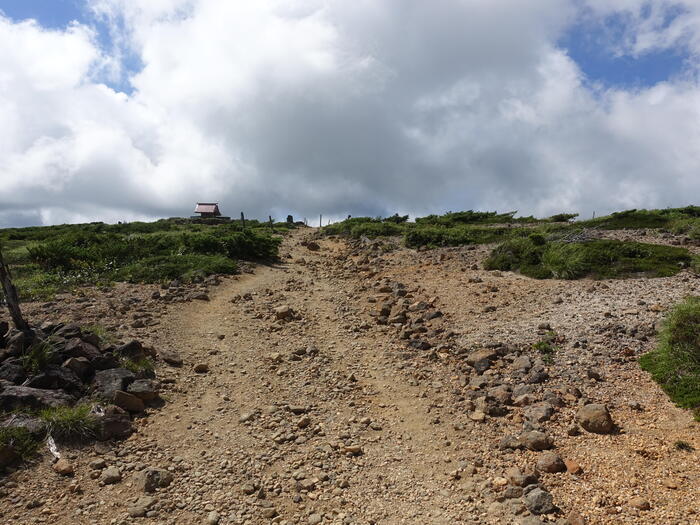 【日本百名山】7座目は御釜を眺めながら楽々登山・蔵王山（山形県）