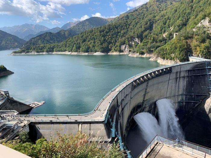 見渡す限り絶景の連続　立山黒部アルペンルート