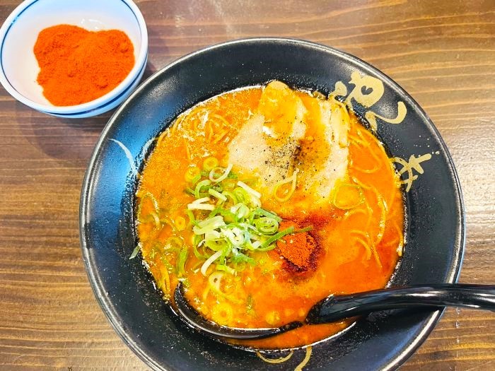 【熊本市西区】汗をかきがら刺激的なラーメンを。「らーめん食堂　ろくの家　熊本二本木店」に行ってきました。