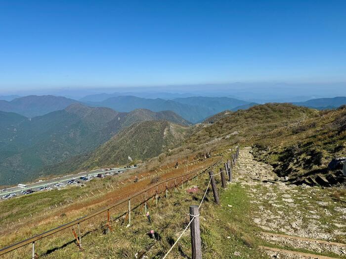 【日本百名山】25座目の伊吹山はヤマトタケルが見守る山岳信仰の山（滋賀県・岐阜県）