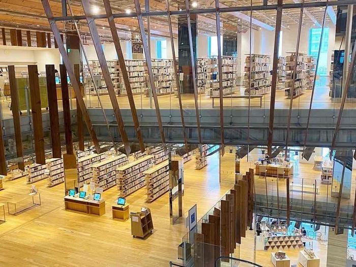 富山市立図書館（TOYAMA キラリ）～観光できる図書館シリーズ3～