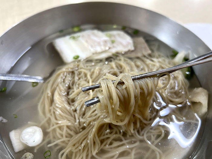 【韓国】冷麺って美味しいの?好みが分かれる本場の味とは?