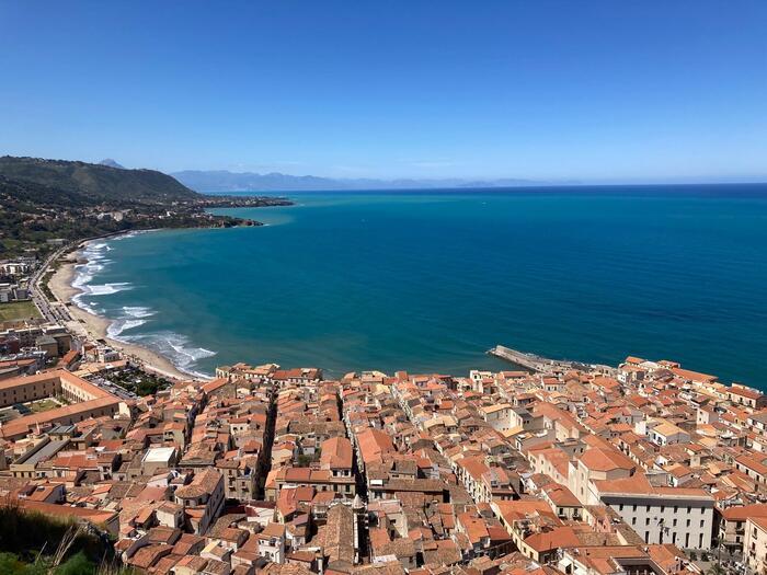 「イタリアの最も美しい村」チェファルーとエリチェ