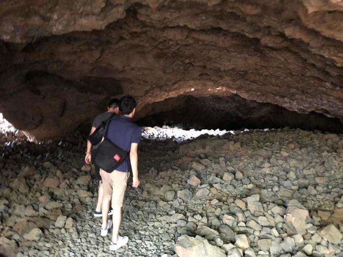 ＜ハワイ島 オーラの洞窟＞あなたのオーラは何色？