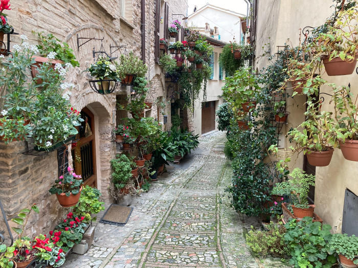 「イタリアの最も美しい村」スペッロはこんなところ!