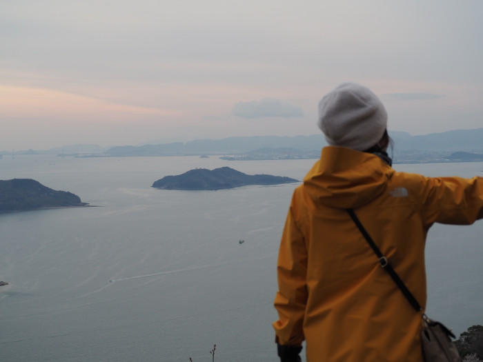 瀬戸内海を代表する絶景カフェと桜や紫陽花が素敵な「紫雲出山」