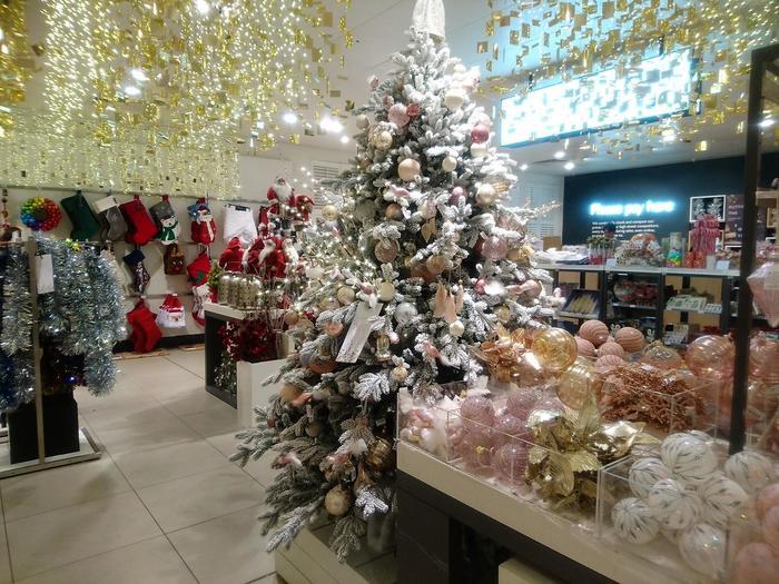 英国老舗デパート、ジョン・ルイスのクリスマス・ショップで英国風クリスマスを体感!