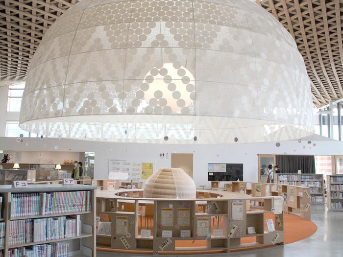 岐阜市立中央図書館（ぎふメディアコスモス）～観光できる図書館シリーズ4～