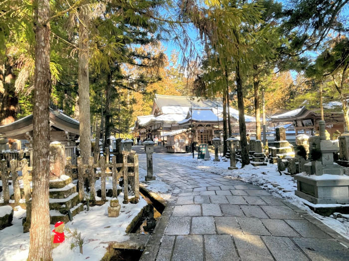 日帰り可能！冬に訪れた初めての高野山で行くべきスポット・魅力を徹底解説します。