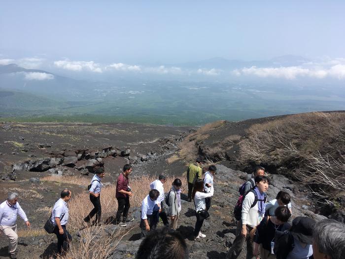 富士山には1年に1ヶ月間だけ現れる「まぼろしの滝」がある