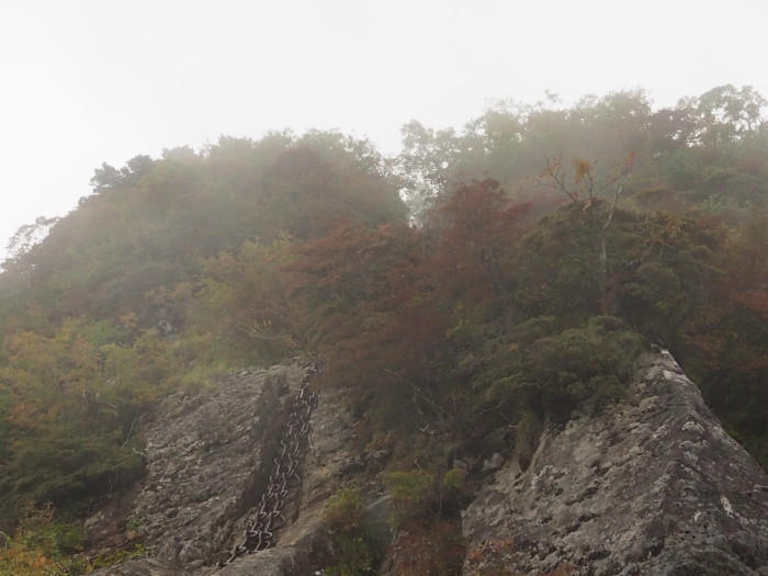 【愛媛県】西日本最高峰、紅葉の石鎚山と土小屋テラスの絶品ジビエコロッケを紹介♪