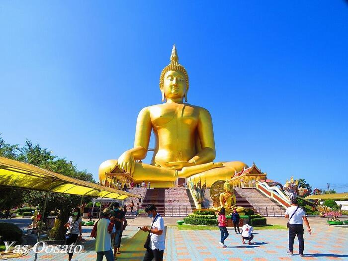 座高93m!タイ・アーントーン県の巨大な黄金大仏がある「ワット・ムアン」