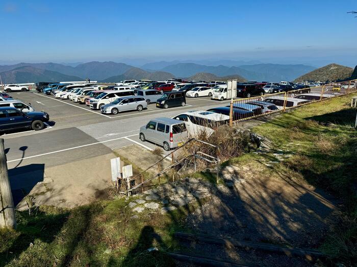 【日本百名山】25座目の伊吹山はヤマトタケルが見守る山岳信仰の山（滋賀県・岐阜県）