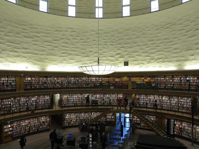 【スウェーデン】建築好きにはたまらない空間！美しいストックホルム市立図書館