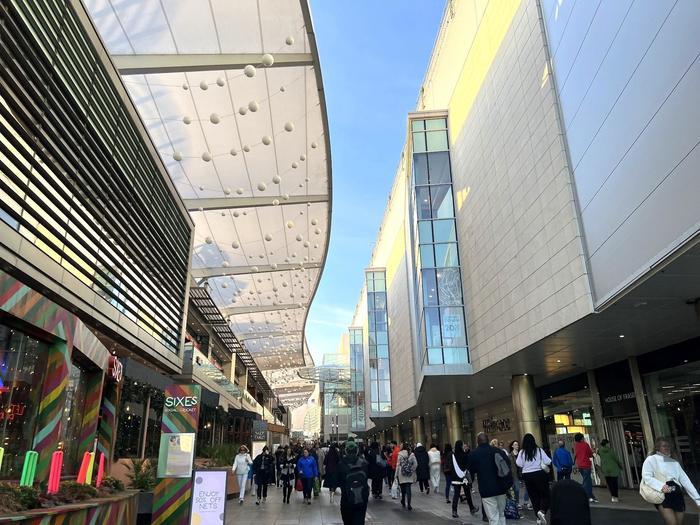 ロンドン最大級のショッピングモール!Westfield Shephard's Bush