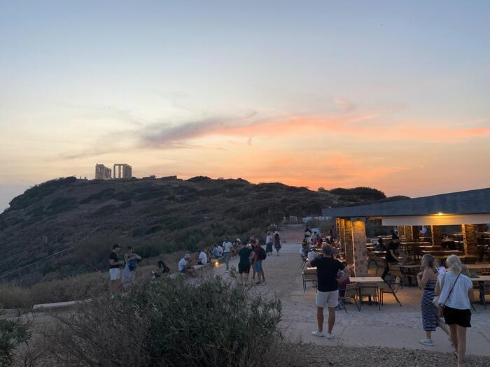 【ギリシャ】アテネからアポロコーストを通って、夕日の名所スニオン岬まで