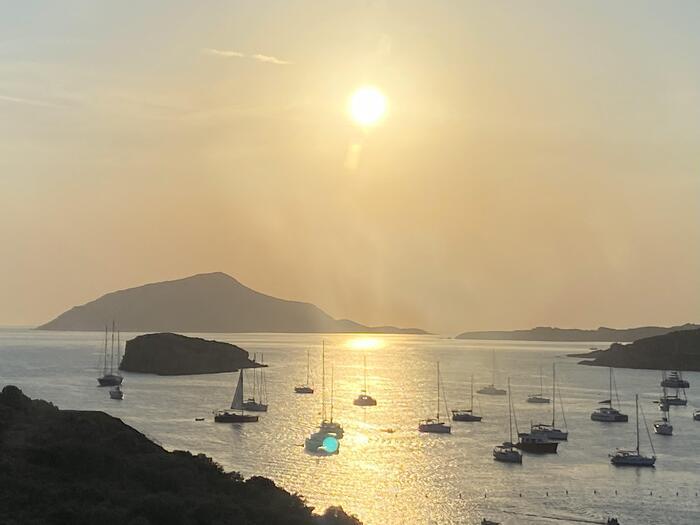 【ギリシャ】アテネからアポロコーストを通って、夕日の名所スニオン岬まで