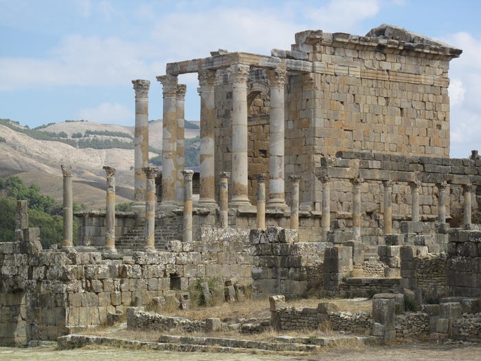 【アルジェリアその③】「美しい」と名付けられた古代ローマ遺跡と、皇帝の名前の都市