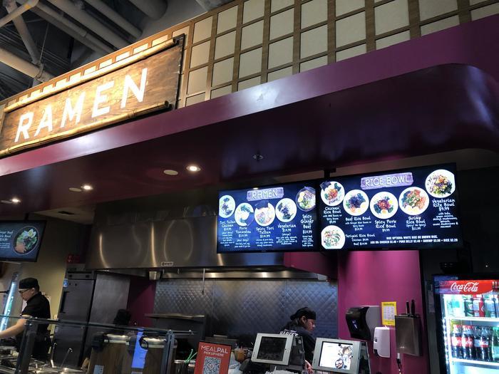 ランチ時は激混み!カナダ・トロントにあるRichtree Market Restaurantに行ってきました。