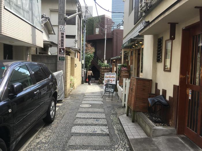 東京の路地裏を歩く「裏さんぽ」第五回　神楽坂の巻