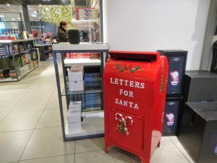 英国老舗デパート、ジョン・ルイスのクリスマス・ショップで英国風クリスマスを体感！
