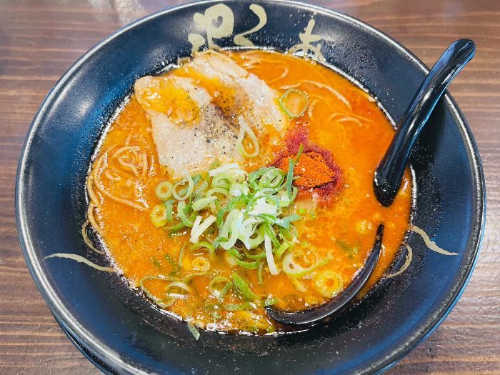 【熊本市西区】汗をかきがら刺激的なラーメンを。「らーめん食堂　ろくの家　熊本二本木店」に行ってきました。