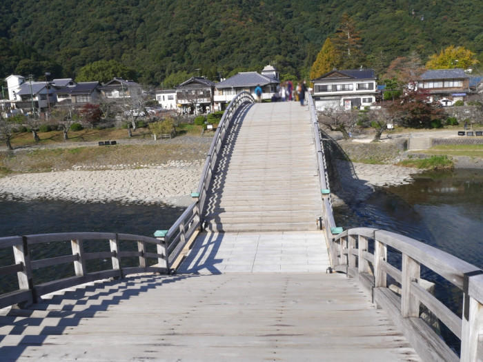 【山口】錦帯橋と岩国城 驚異の木造5連アーチ橋をあらゆる角度から楽しもう！