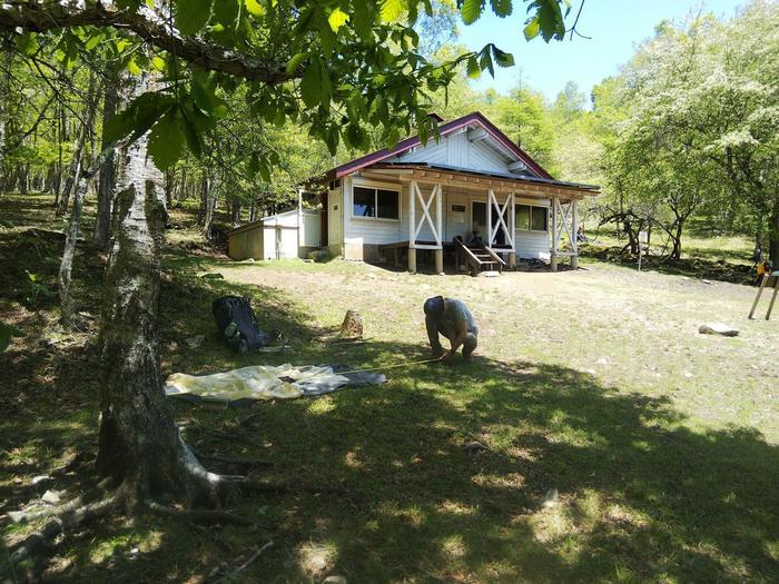 【岩稜登山】山梨の「乾徳山」山頂から360度のパノラマと岩登り体験