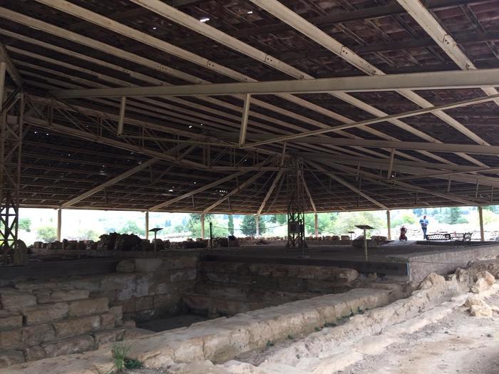 アテネから日帰り観光もおすすめ！ネメアの古代遺跡