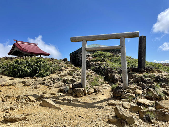 【日本百名山】7座目は御釜を眺めながら楽々登山・蔵王山（山形県）