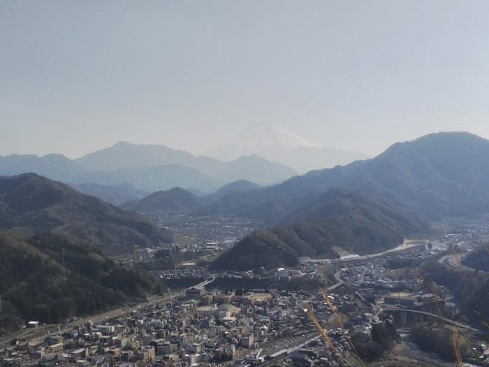 【お花見登山】桜満開のお伊勢山から岩殿山を縦走する日帰り山旅