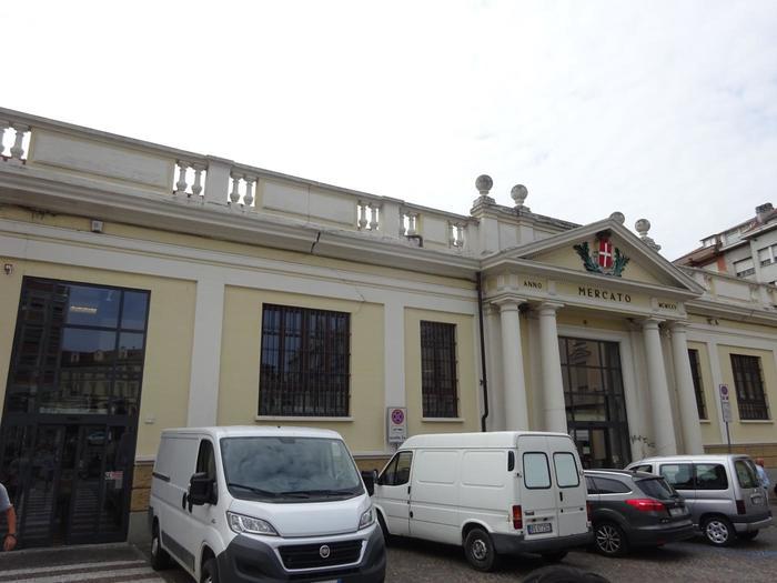 イタリア・ピエモンテ州の世界遺産でワインセラー見学とテイスティングを楽しんでみた