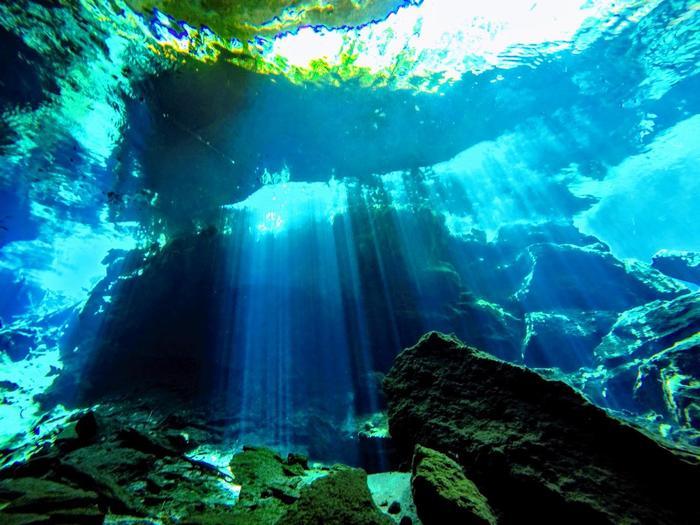 【メキシコ】一生に一度は行きたい世界の絶景!ダイバーの聖地、透明度抜群のセノーテダイビング!
