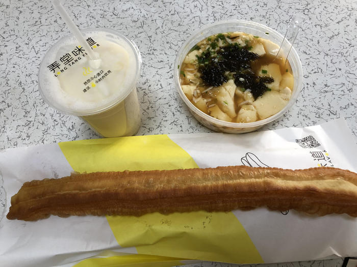 上海の朝ごはんは街角のローカルフードで決まり！