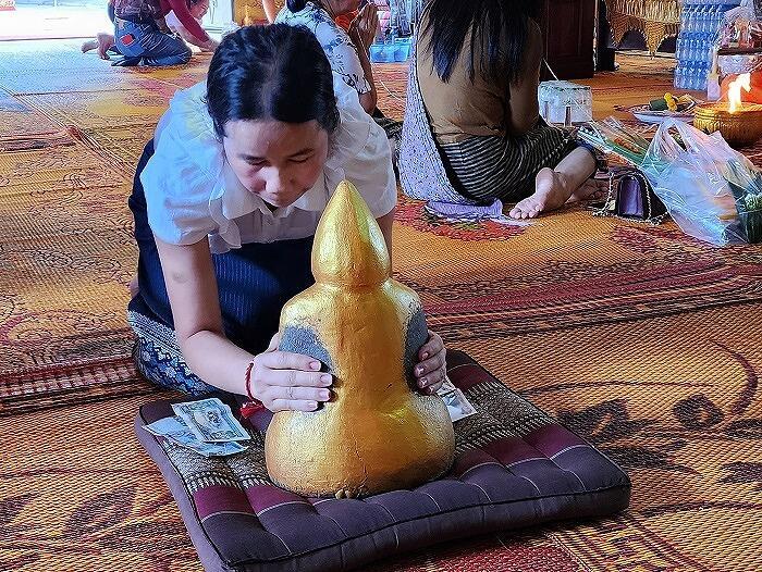 【ラオス】首都ビエンチャンで最も人気のあるお寺・自らの命を捧げた伝説の女性の物語