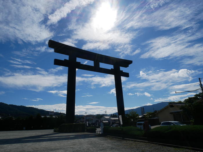 日本最古の神社「大神神社」～三輪山がご神体。30m超えの大鳥居あり～