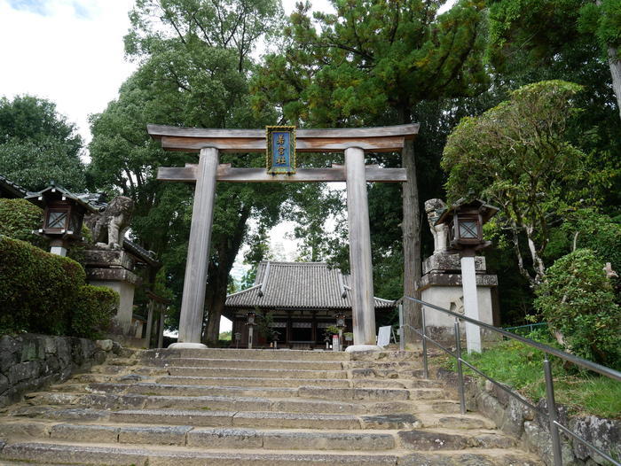 日本最古の神社「大神神社」～三輪山がご神体。30m超えの大鳥居あり～