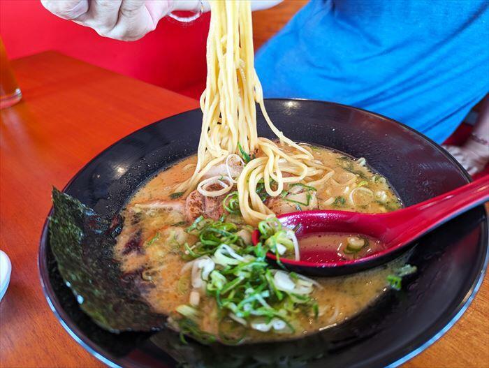 バリ島で味わう本格ラーメン！レッドドラゴンラーメン ジンバラン店