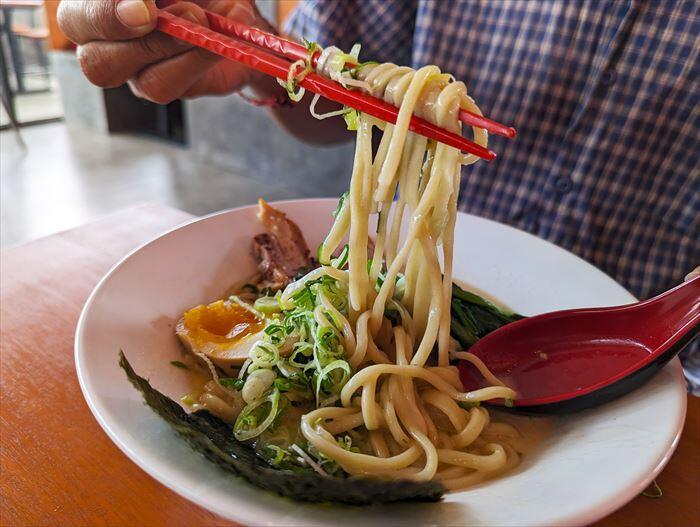 バリ島で味わう本格ラーメン！レッドドラゴンラーメン ジンバラン店