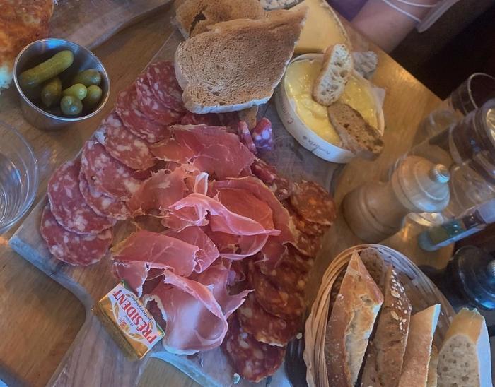 イギリスで何を食べる?イギリスの美味しい食べ物20選をご紹介