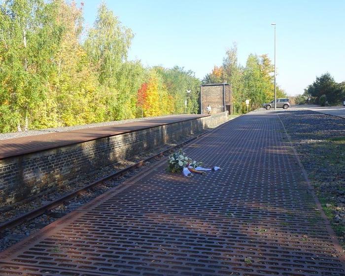 ユダヤ人がアウシュビッツ収容所に送られたドイツ「グルーネヴァルト駅17番ホーム」