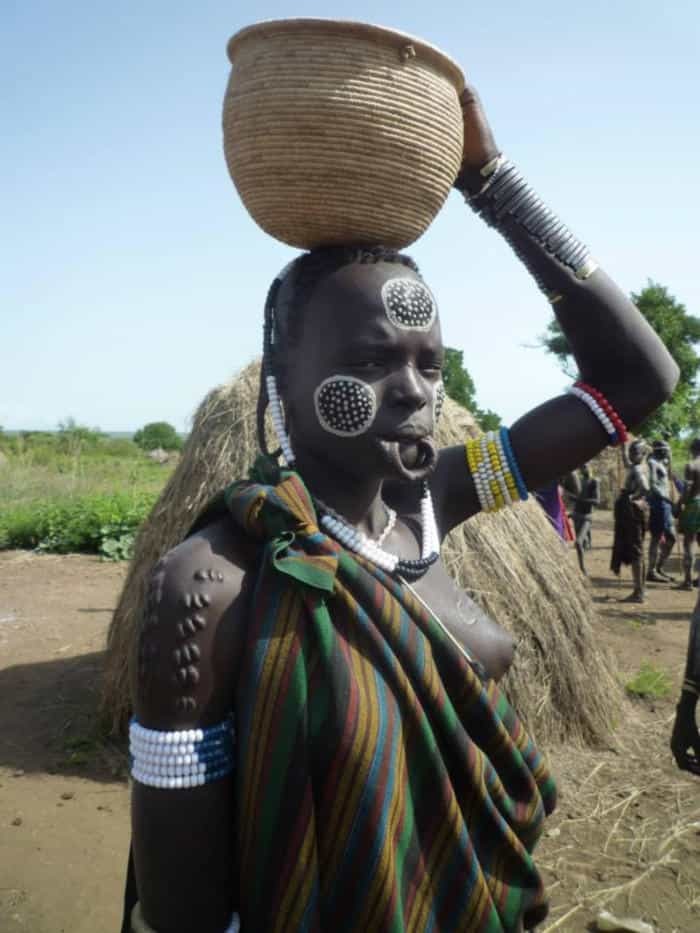 【エチオピア】現人類のルーツ、世界遺産オモ川流域の伝統的村を訪問 Part.2