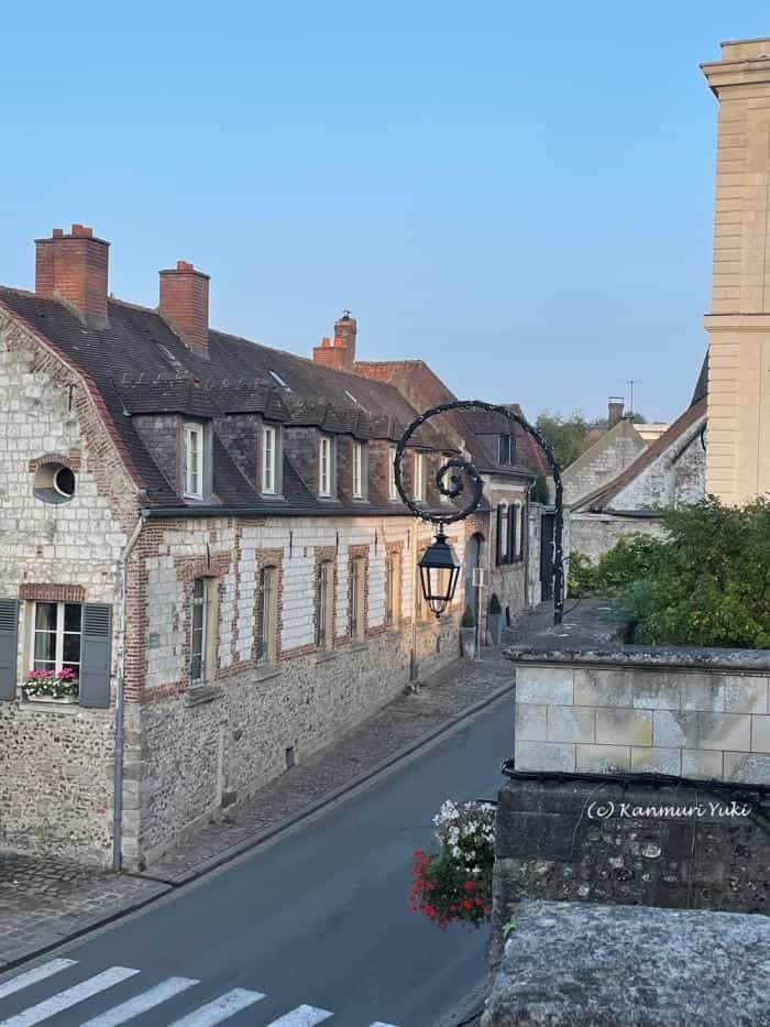 「フランス人の好きな村」モントルイユの楽しみ方