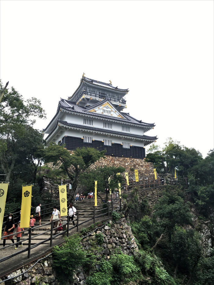 天上に建つ岐阜城！金華山登山も紅葉も見どころたくさん