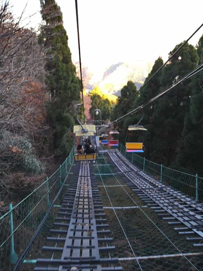 初心者でも楽々登頂！都内からお得に冬の高尾山日帰り旅行♪