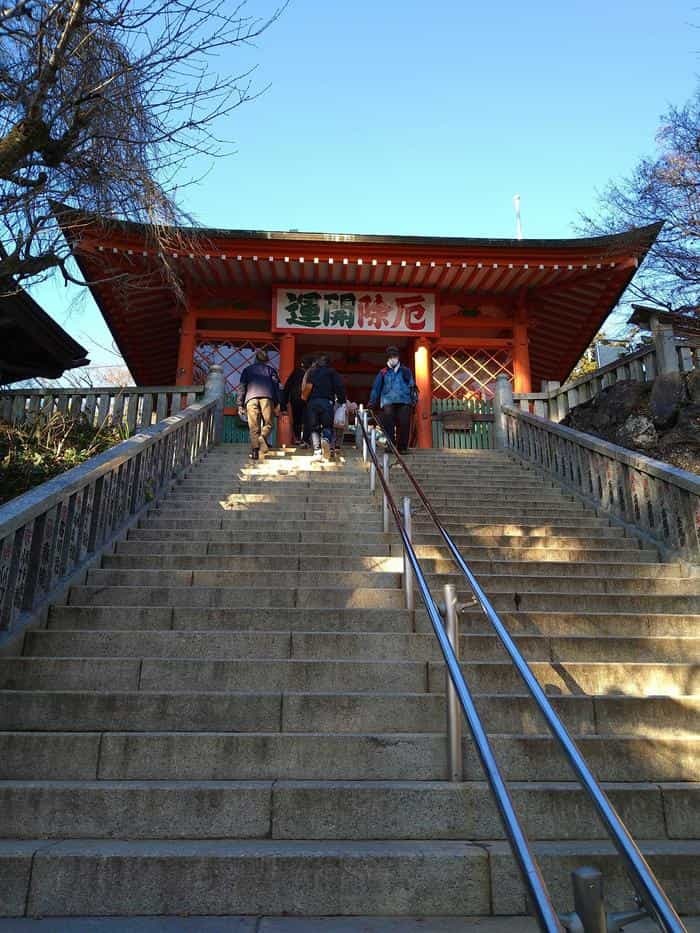 初心者でも楽々登頂！都内からお得に冬の高尾山日帰り旅行♪