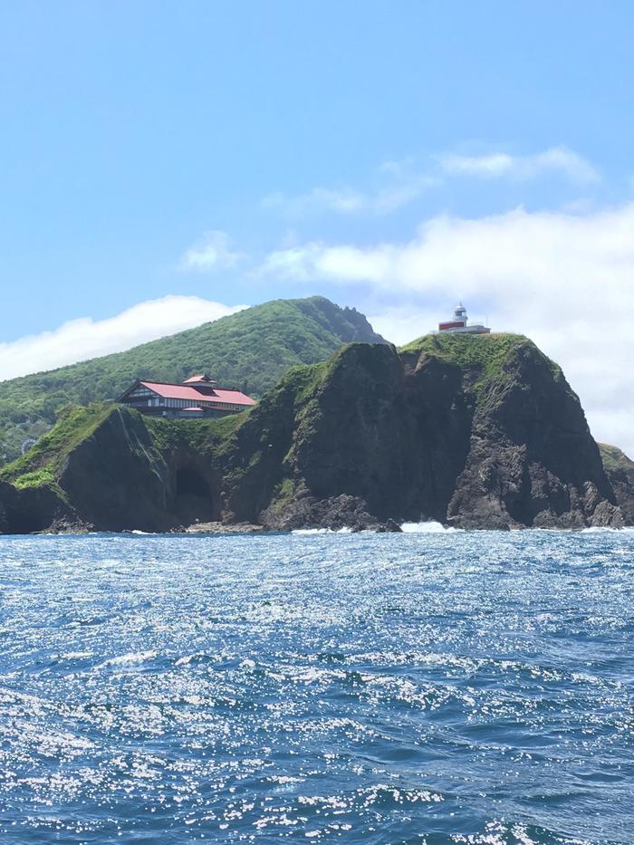 日本にも青の洞窟があるのをご存じでしたか？北海道にあります！