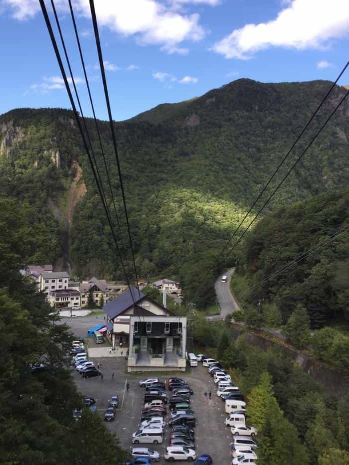 日本一早い紅葉！錦秋の北海道・大雪山ハイキング