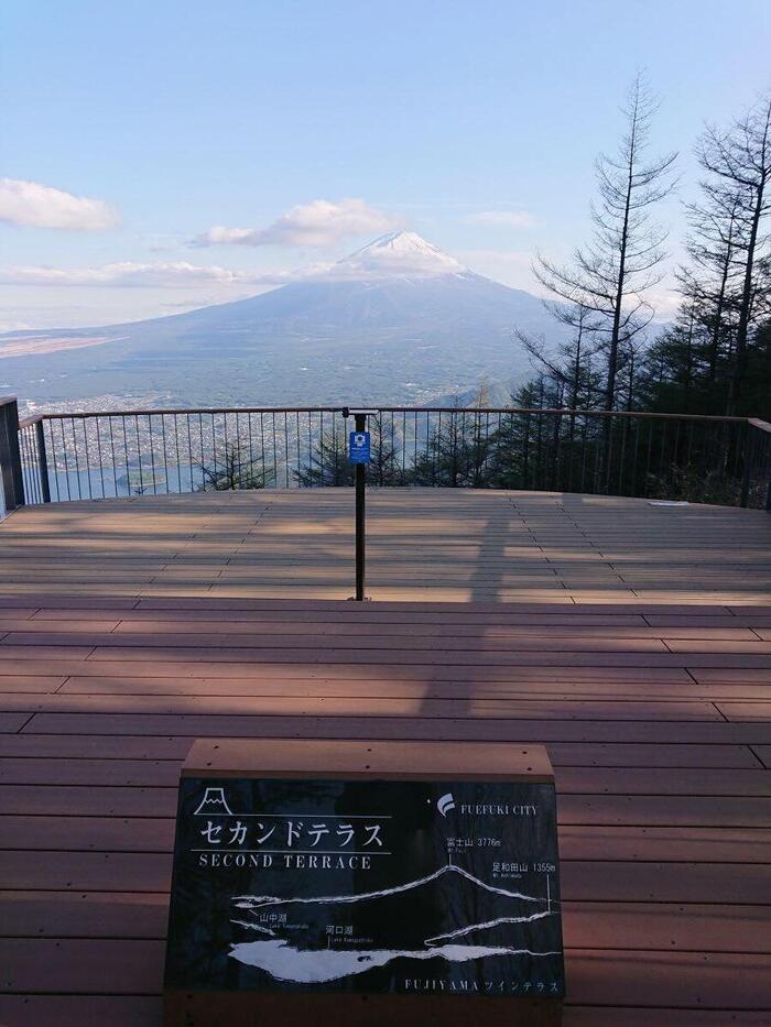 【山梨県】FUJIYAMAツインテラス から見る富士山と河口湖の絶景